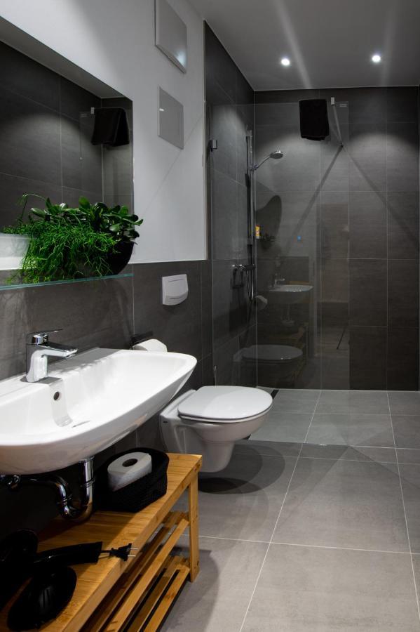 Livin63 Studio Apartments Hösbach Екстериор снимка